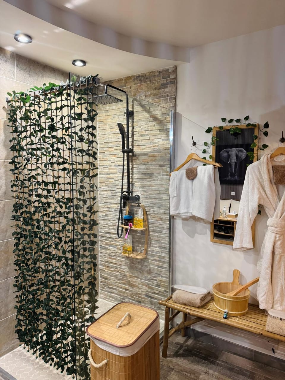 Bathroom, towels