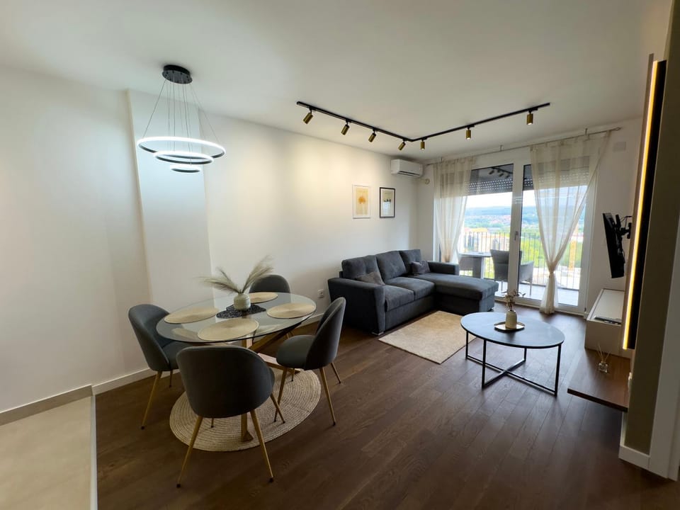 I&I Tesla IV Apartment in Serbia