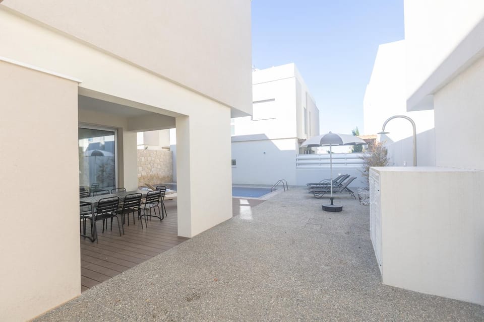 Seating area, Swimming pool