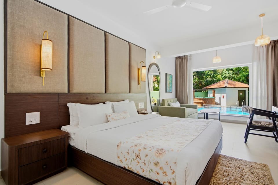 Bed, Photo of the whole room, Seating area, Bedroom, Pool view