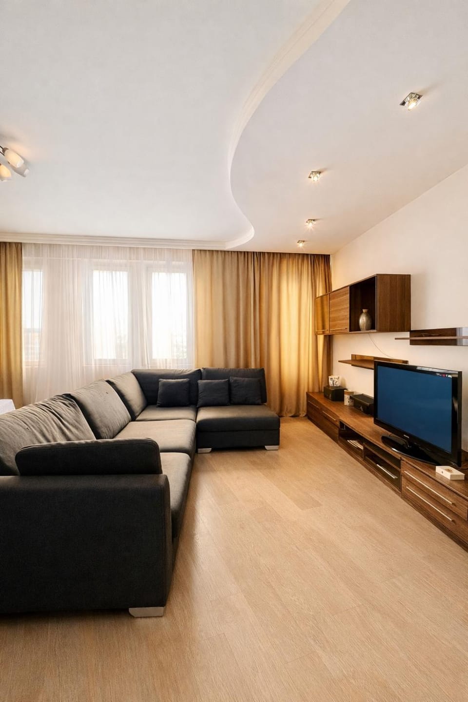 TV and multimedia, Living room, Photo of the whole room, Seating area