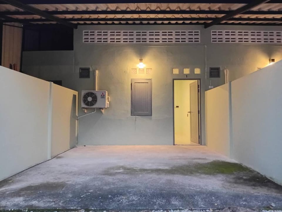 D Love Gueshouse Love hotel in Ranong, Khao Niwet, Mueang Ranong District, Ranong 85000, Thailand