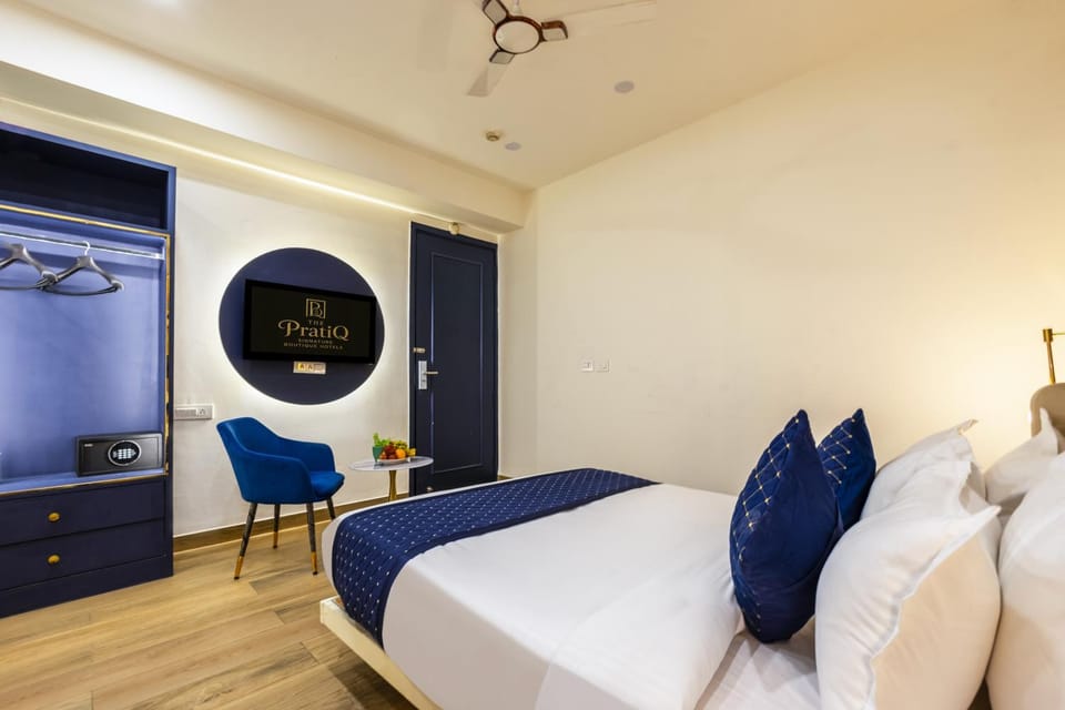 The PratiQ Neo - Meera Bagh Hotel in Delhi