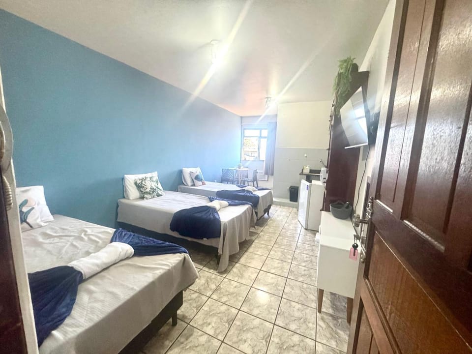 Bed, TV and multimedia, Bedroom