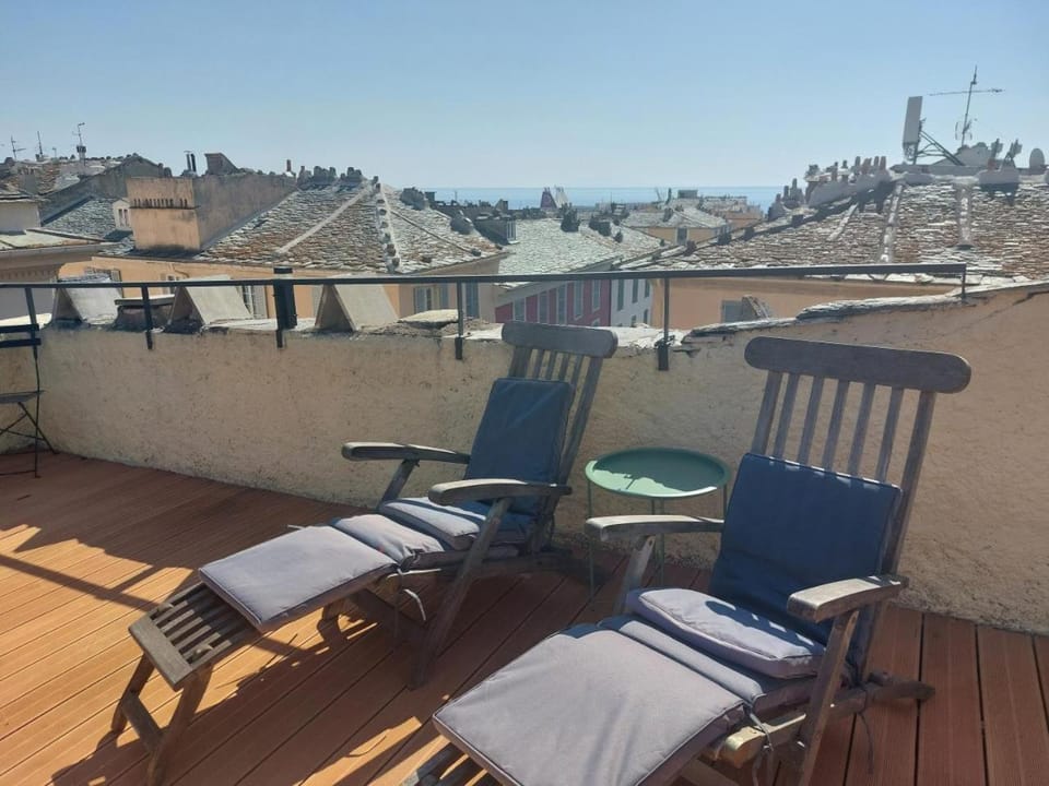 T2 Vue mer et Ile d'Elbe Apartment in Bastia