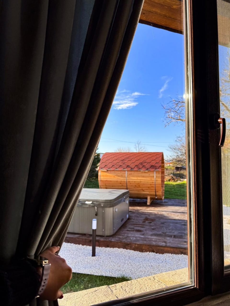 Garden, Hot Tub, Sauna, View (from property/room), Living room, Bedroom, Guests, Garden view, Area and facilities, group of guests, Inner courtyard view, flat iron, hair dryier, internet, storage, wardrobe, acessibility, air conditioner