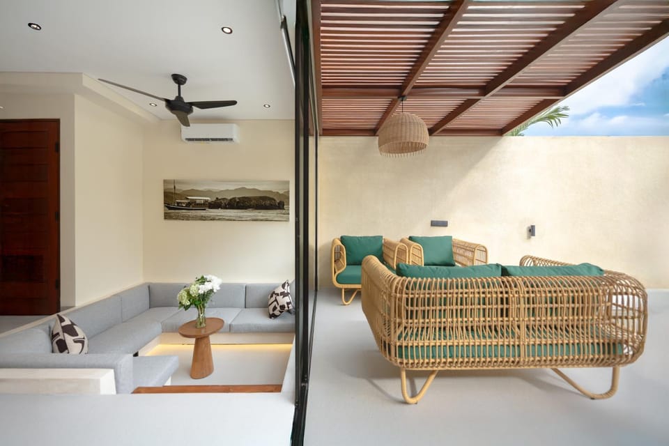 Living room, Photo of the whole room, Seating area, air conditioner
