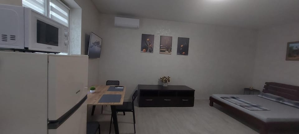 Bed, air conditioner