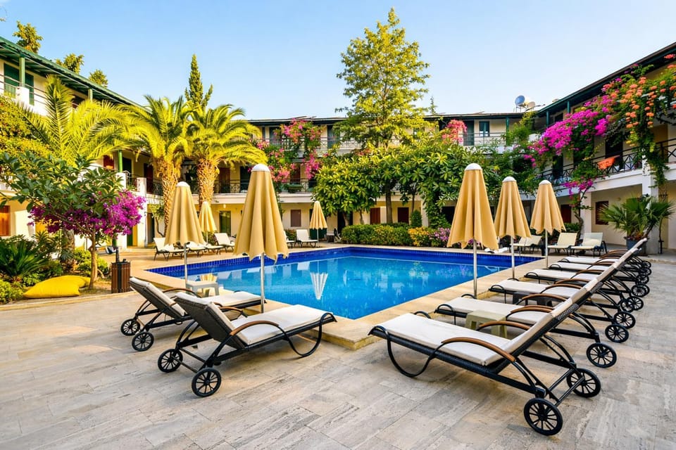 Day, Garden, Pool view, Swimming pool, Swimming pool, sunbed