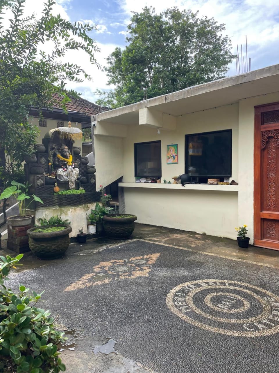 Roejas Sunrise Guest House Bed and Breakfast in Bali