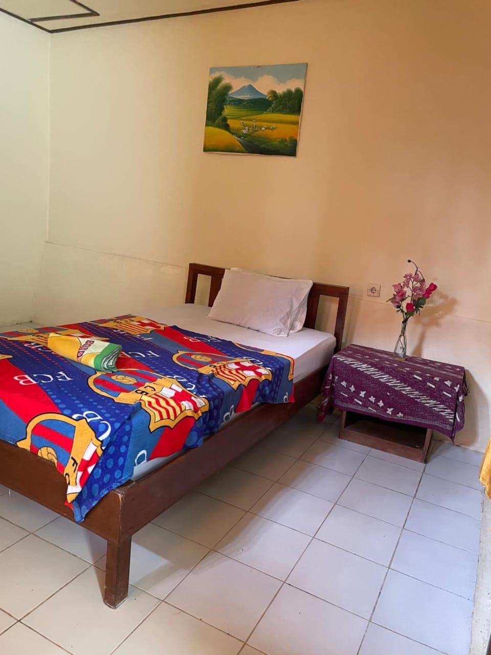 Roejas Sunrise Guest House Bed and Breakfast in Bali