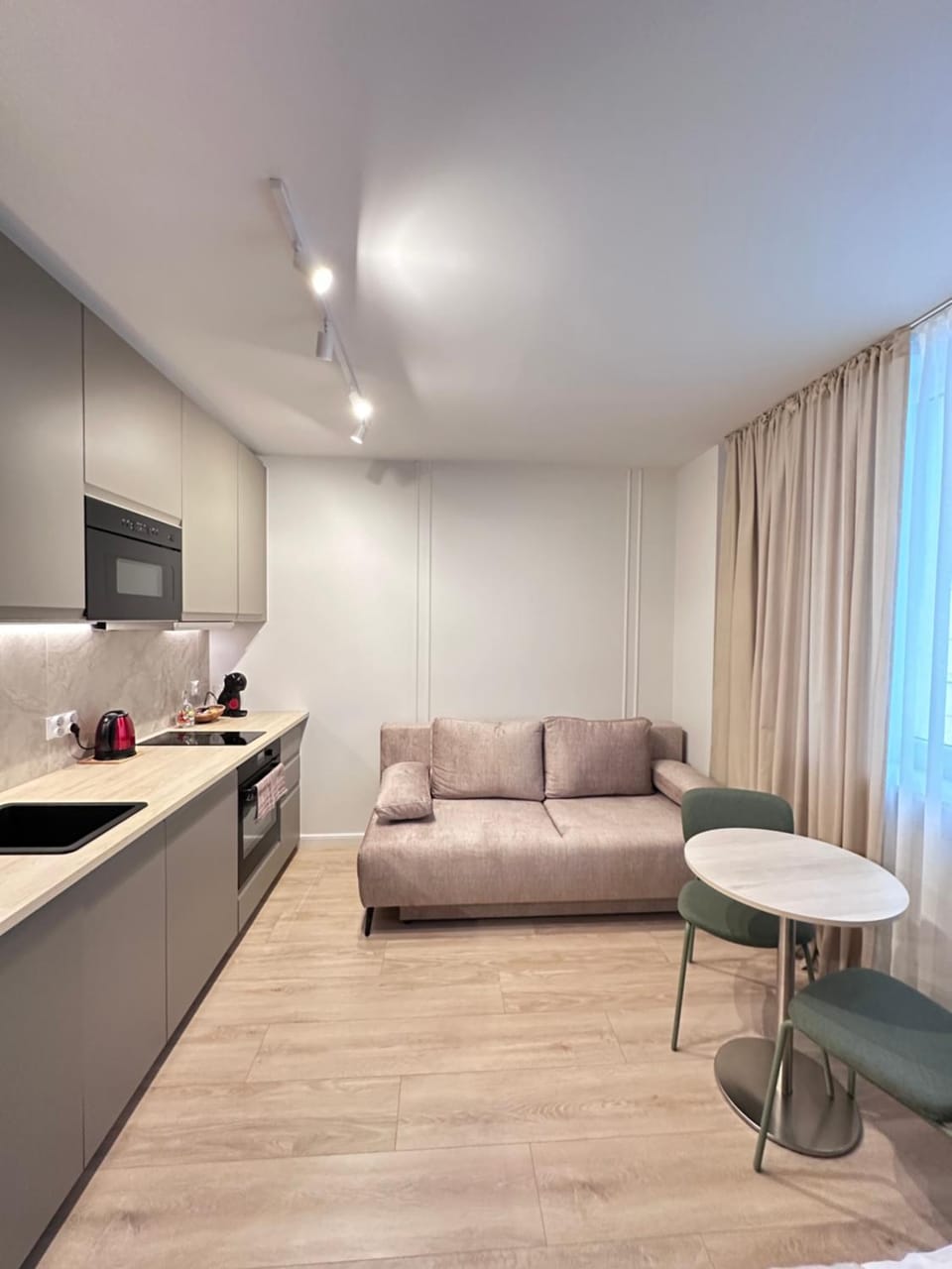 Kitchen or kitchenette, Seating area