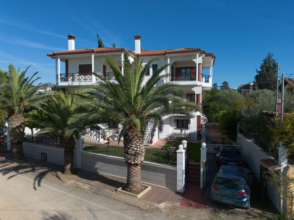 Property building, Neighbourhood, Street view, Parking