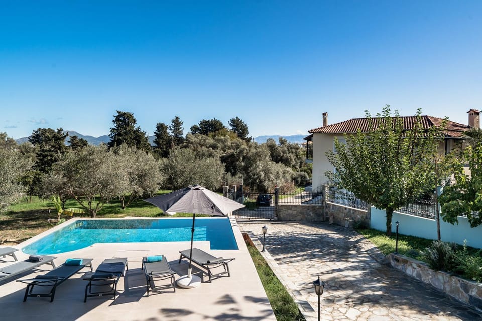 Patio, Day, Natural landscape, Garden, Garden view, Pool view, Swimming pool, Parking, sunbed