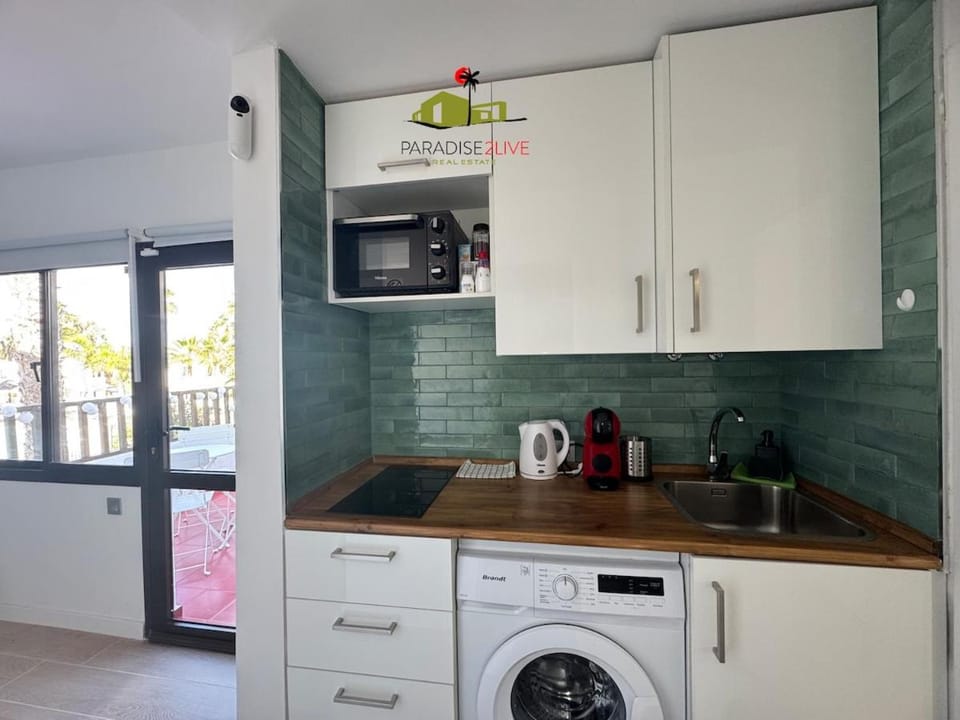 Coffee/tea facilities, Kitchen or kitchenette, washing machine, kitchen
