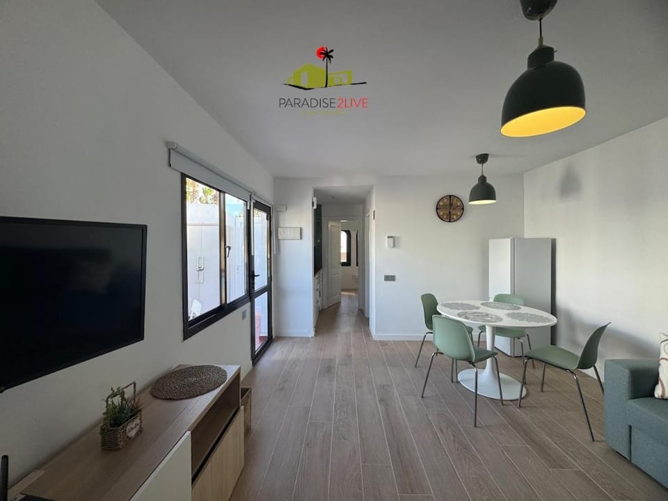 TV and multimedia, Living room, Dining area