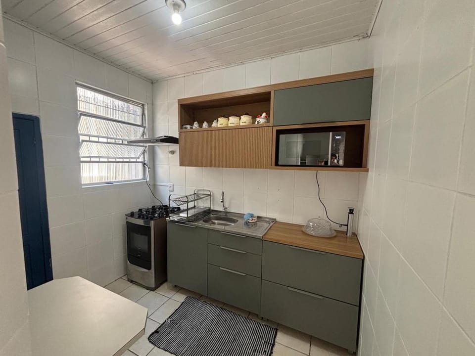 Casa há 40m da praia e no centro de Canasvieiras Apartment in Florianopolis