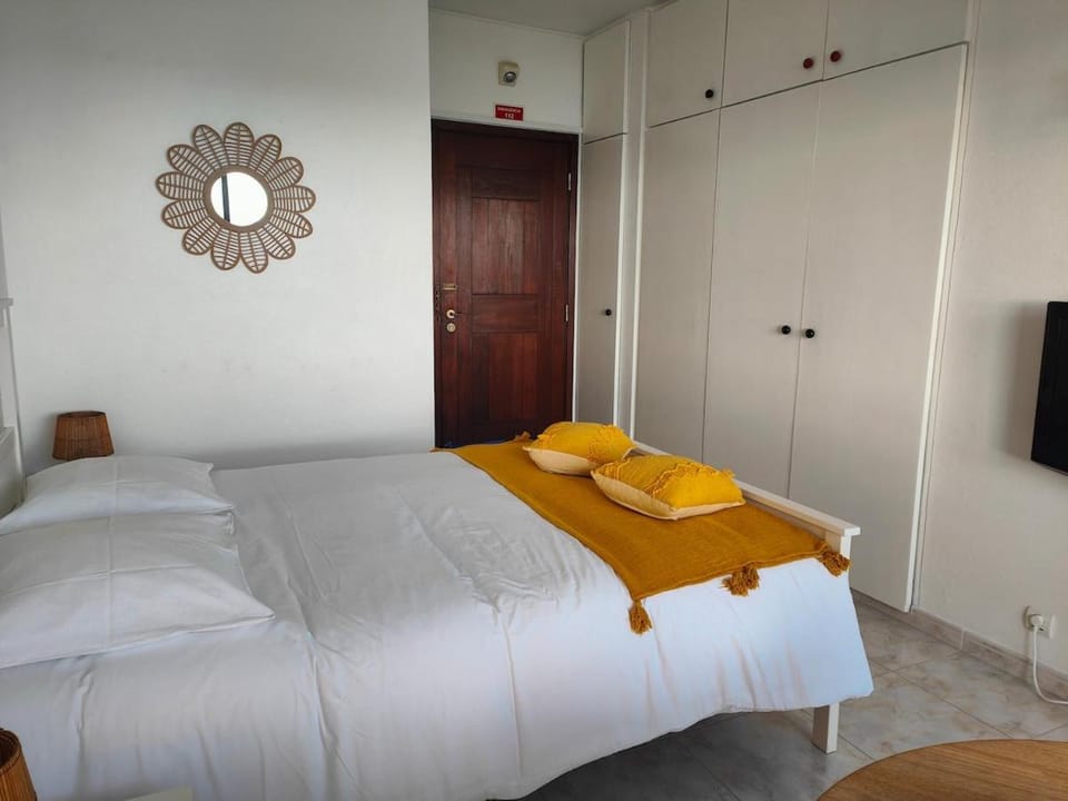 Studio Sea View by QoZzy Apartment in Alvor