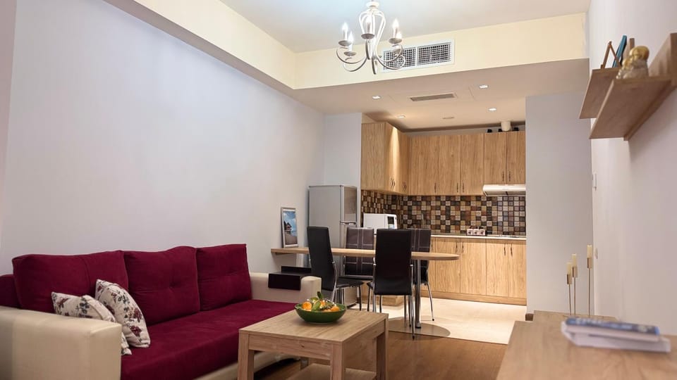 TV and multimedia, Kitchen or kitchenette, Seating area, Dining area