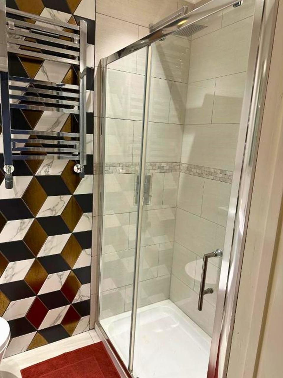 Property building, Bathroom, Bath