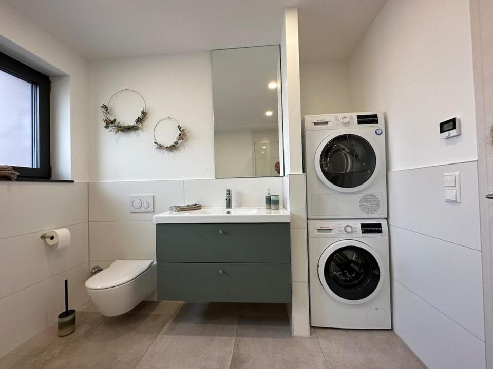 Neue helle 4 Zimmerwohnung mit Tiefgaragenparkplatz Apartment in Baden-Württemberg