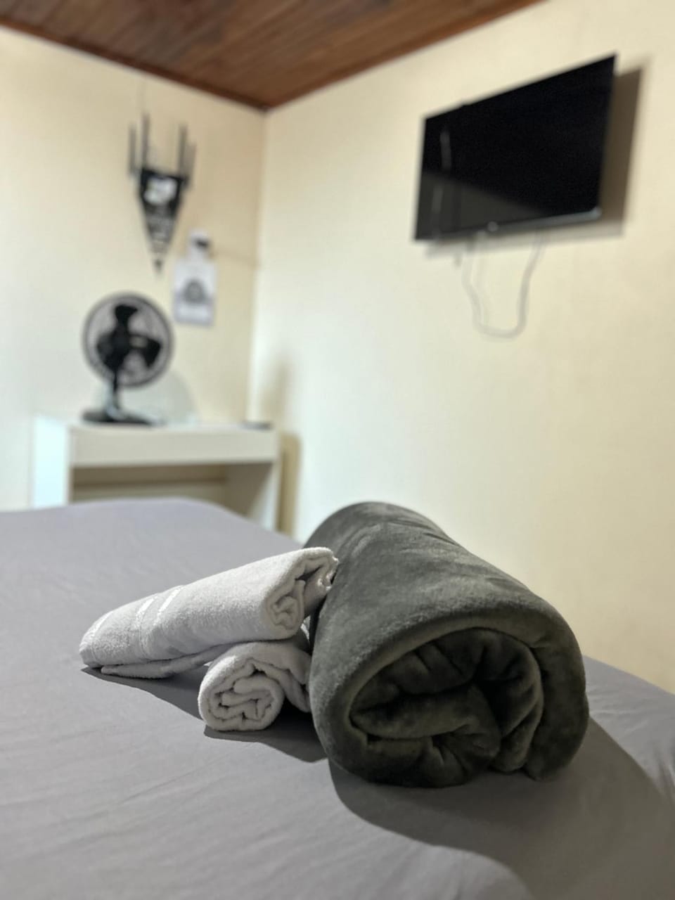 Bedroom, towels