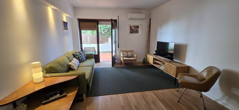 TV and multimedia, Seating area