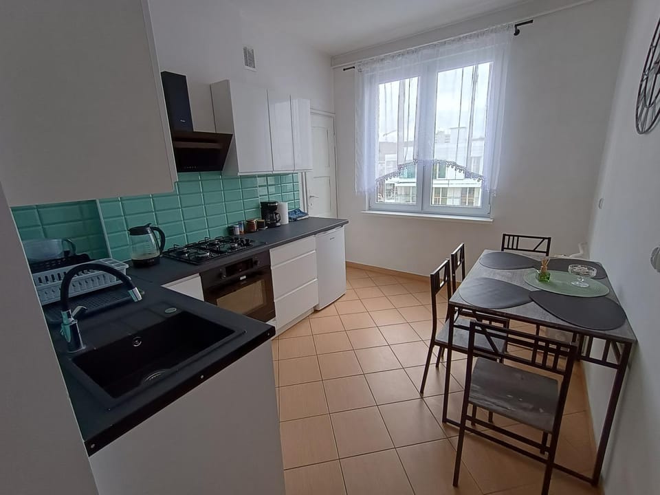 Kitchen or kitchenette, Dining area, pet friendly