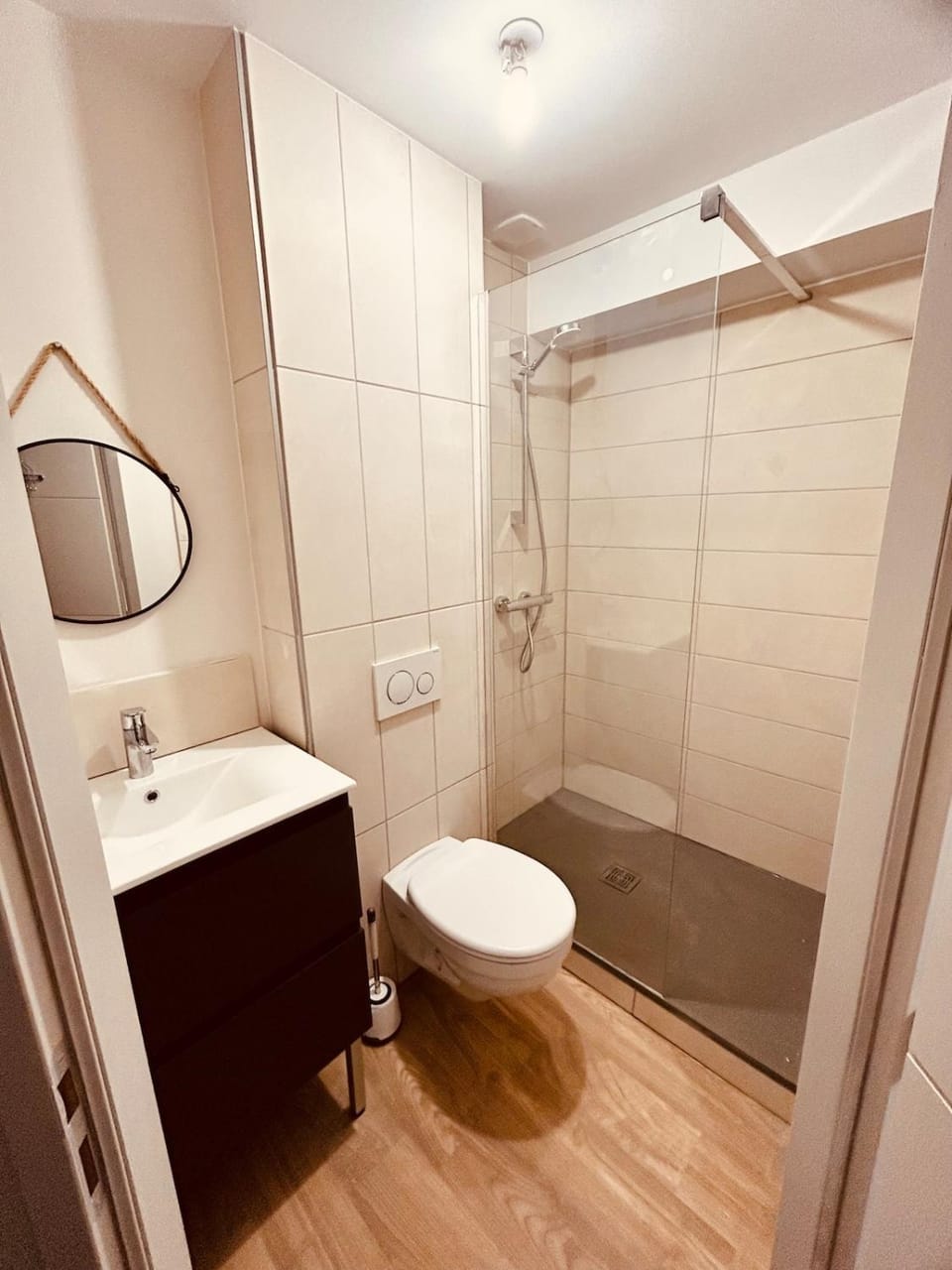 Shower, Toilet, Bathroom, towels