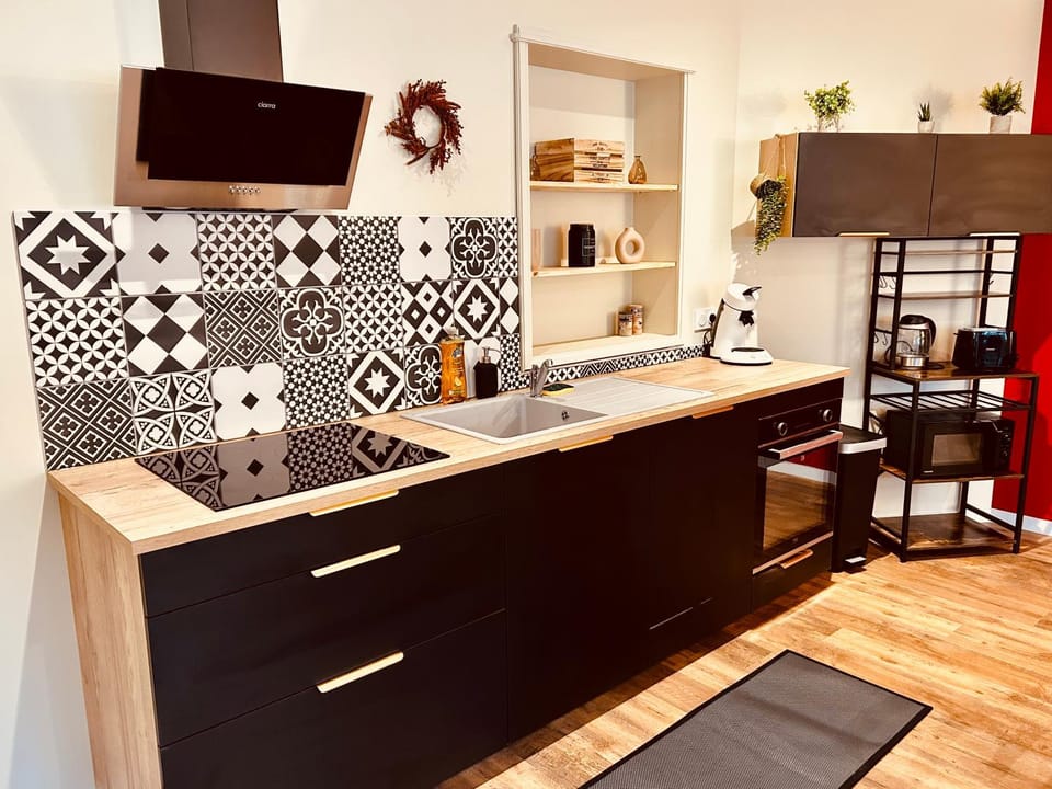 Coffee/tea facilities, Kitchen or kitchenette, Lounge or bar, Communal kitchen, oven, stove, stove, kitchen