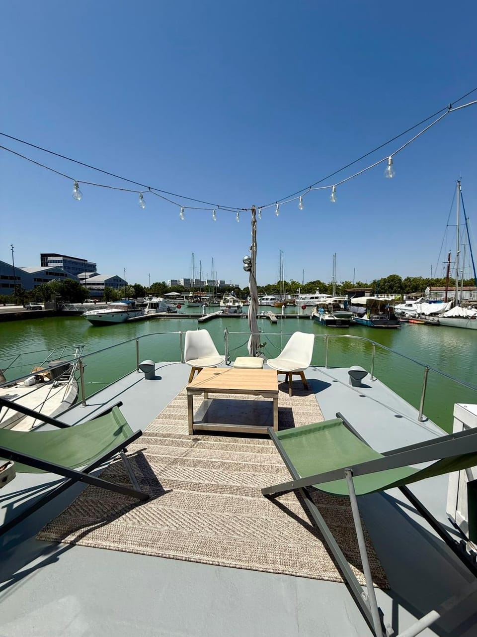 Houseboat - Suite flottante romantique au Port de Bordeaux Docked boat in Bordeaux