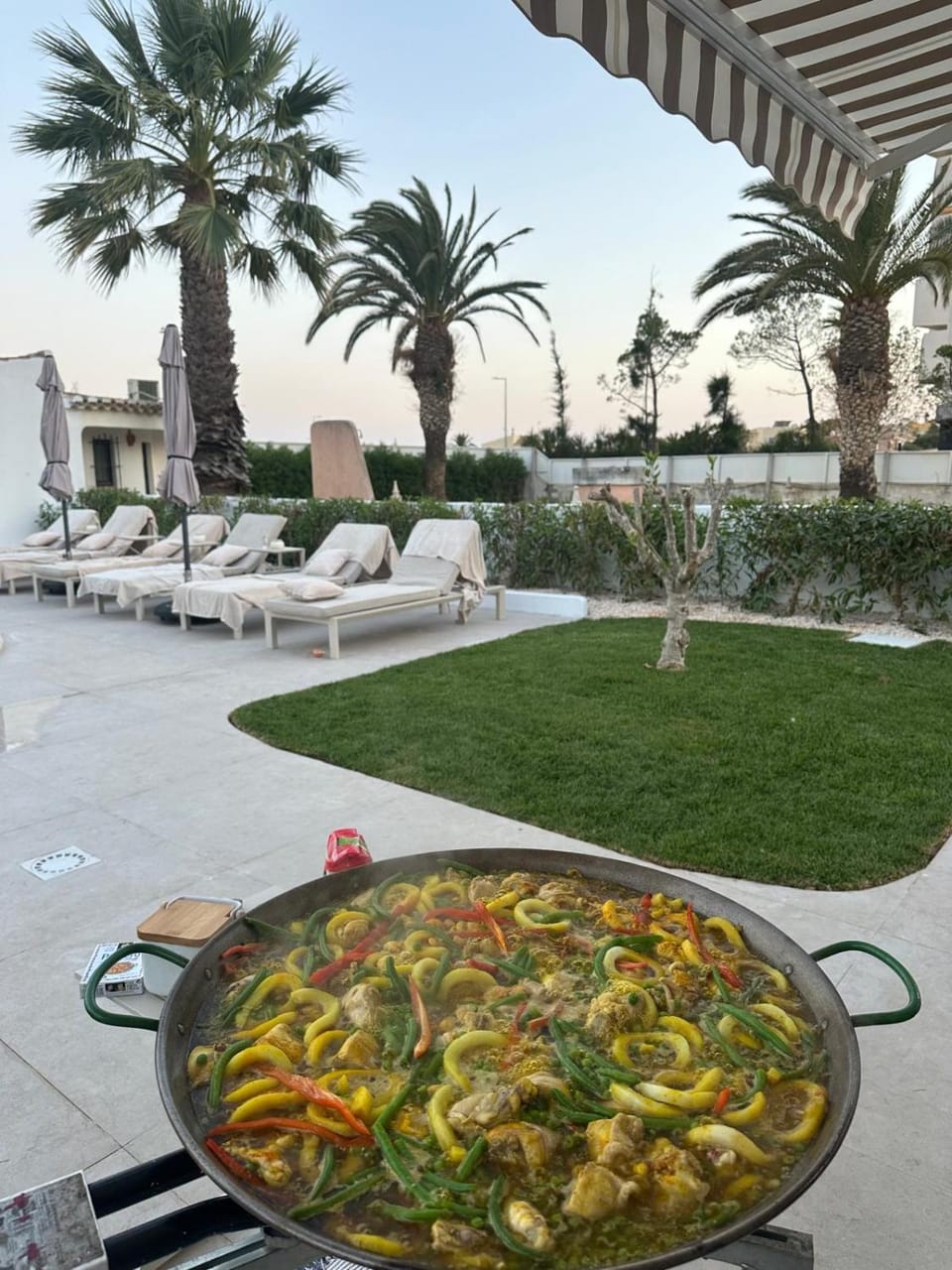 Garden, Food and drinks, Garden view, Swimming pool