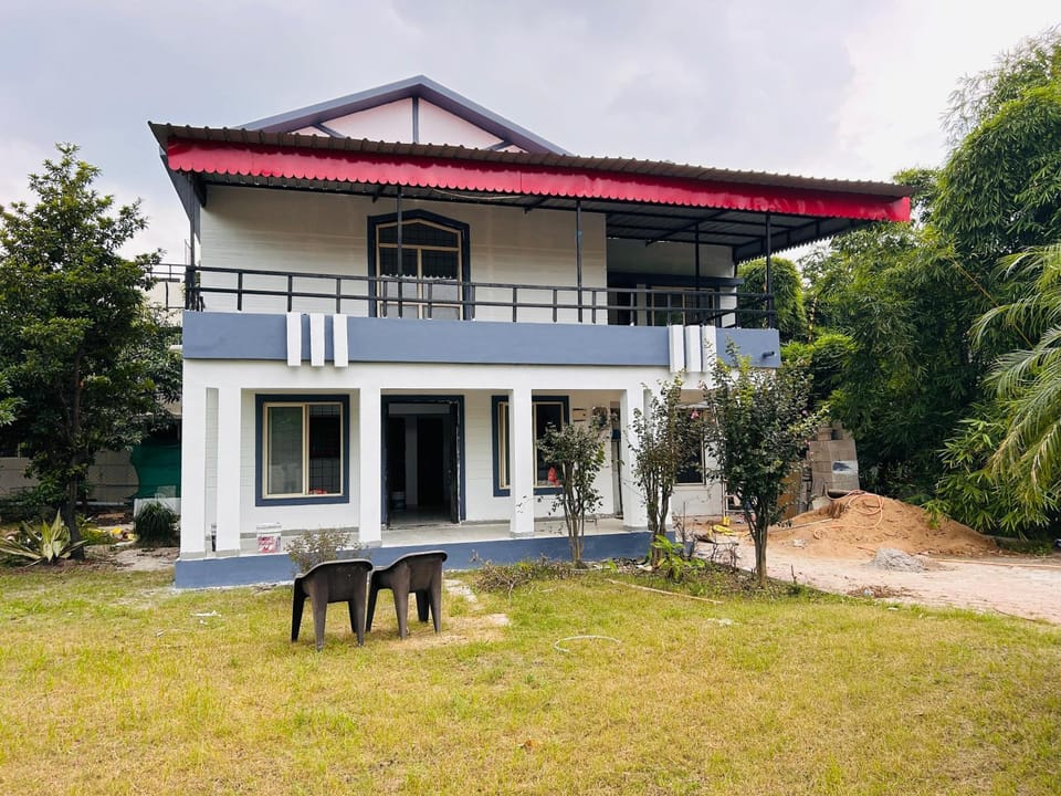 Farm House Seamless Comfort in Nature near Bhopal Villa in India
