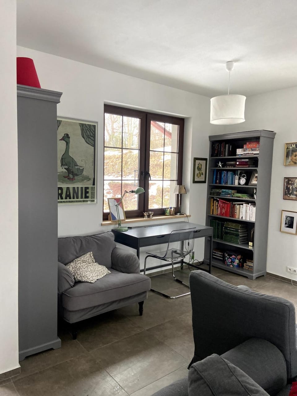 Game Room, Seating area