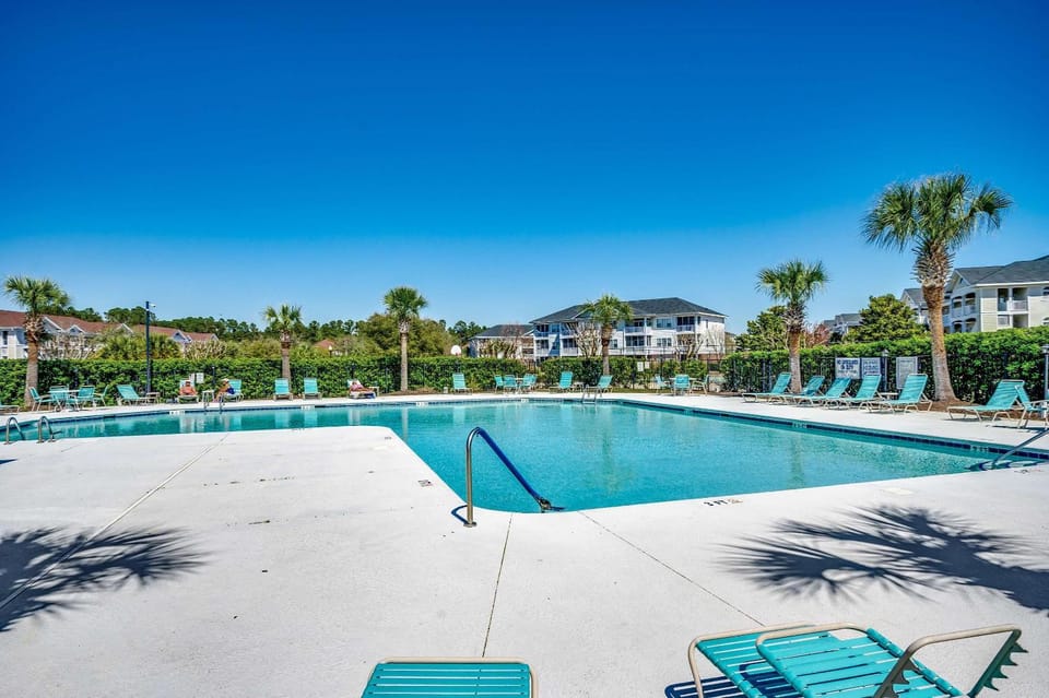 Lakeside at Top Resort w Giant Pool Oasis and Golf House in North Myrtle Beach