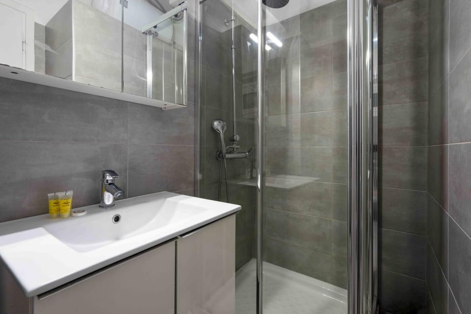 Shower, Bathroom
