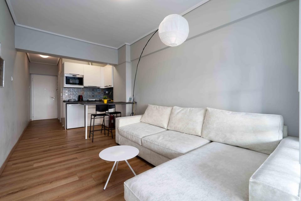 Kitchen or kitchenette, Seating area, Dining area