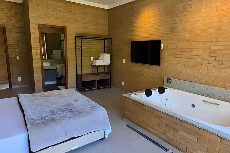 Chalés confortáveis com hidromassagem e vista para lago Chalet in State of Espírito Santo, Brazil