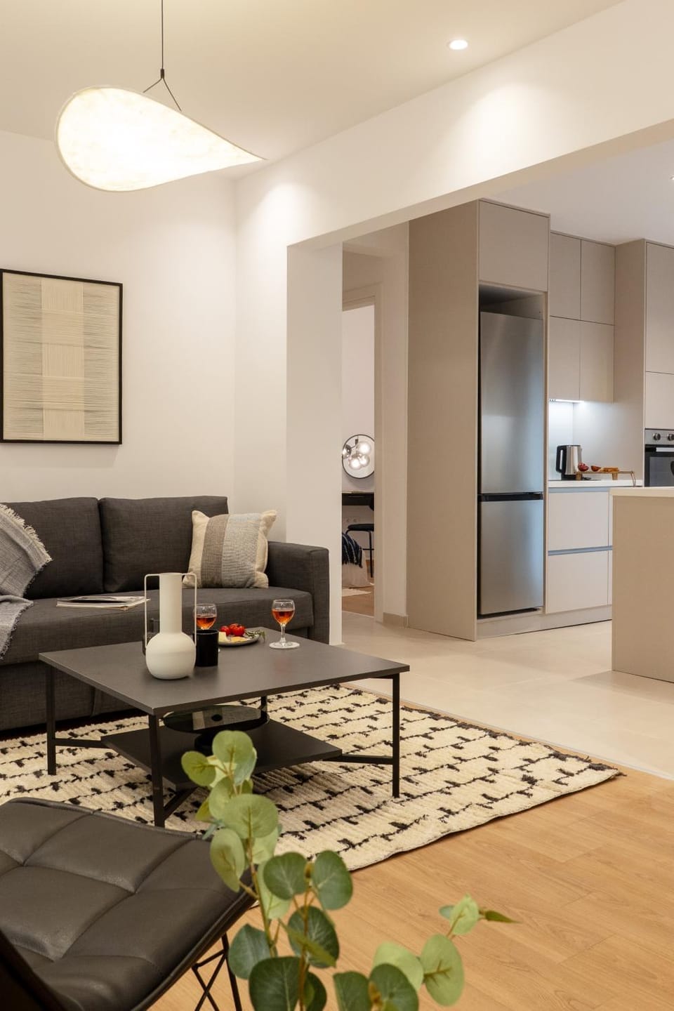 Kitchen or kitchenette, Seating area, Dining area