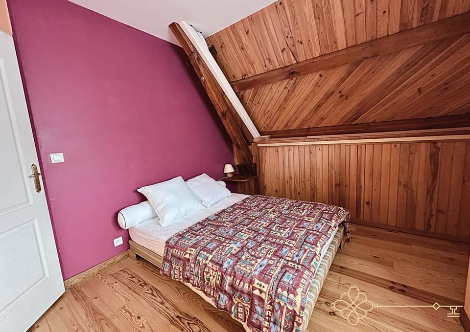 Maison 10 personnes en Vallée d'Ossau, 2 WC, 2 salles de bain House in Nouvelle-Aquitaine