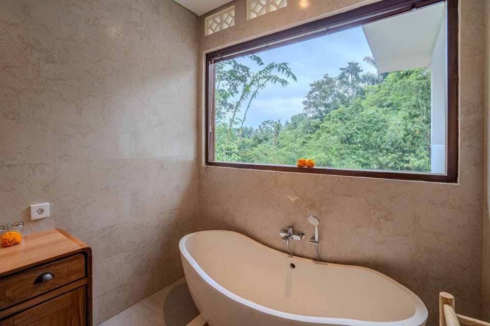 Krish Villa - Ubud Lush Jungle View Villa in Ubud