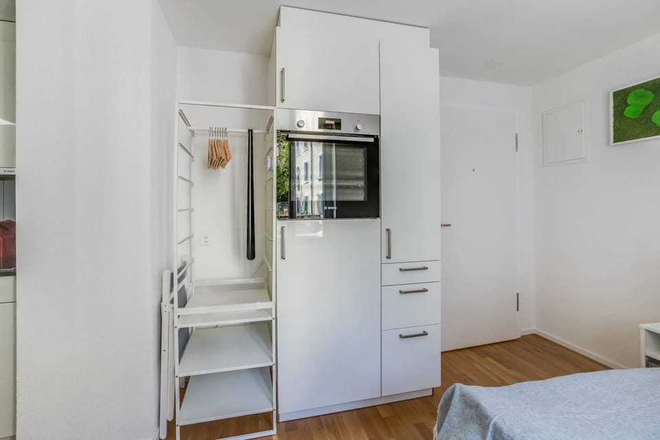 Photo of the whole room, Bedroom, oven, wardrobe