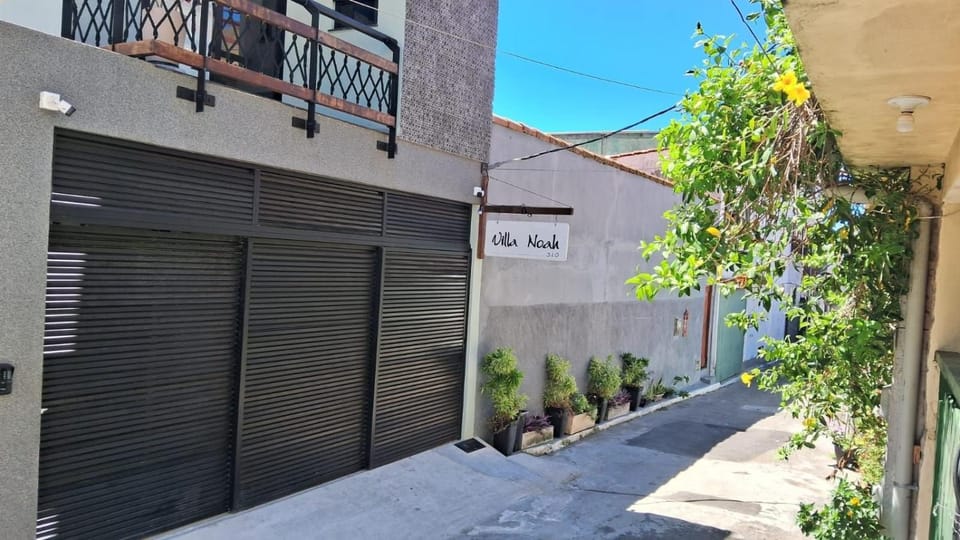 Day, Street view