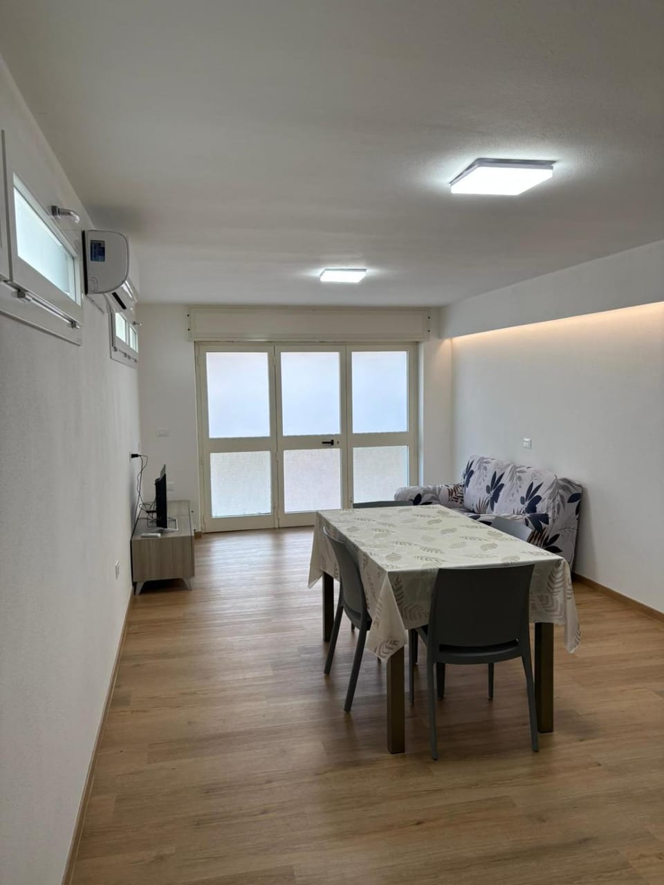 Facade/entrance, Living room