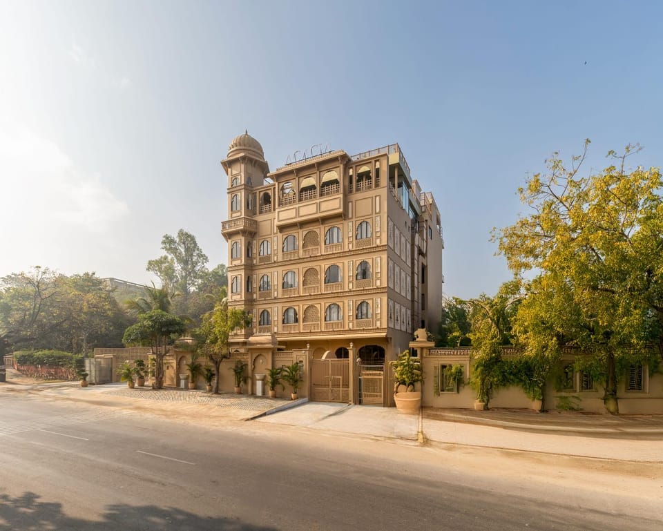 Property building, Facade/entrance