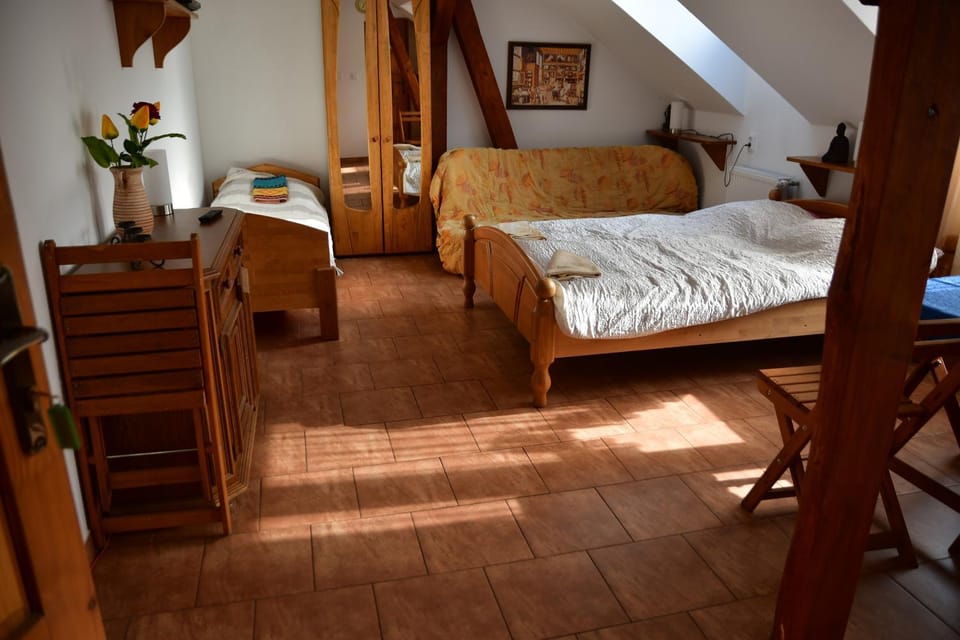 Bed, Photo of the whole room