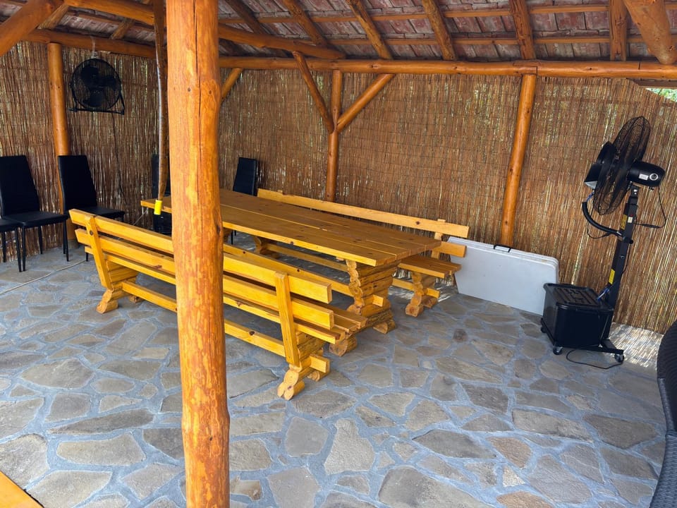 Patio, Dining area