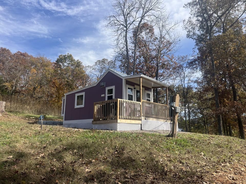 Charming Tiny Home Studio Sleeps 2 - Grill - Porch House in Norris Lake