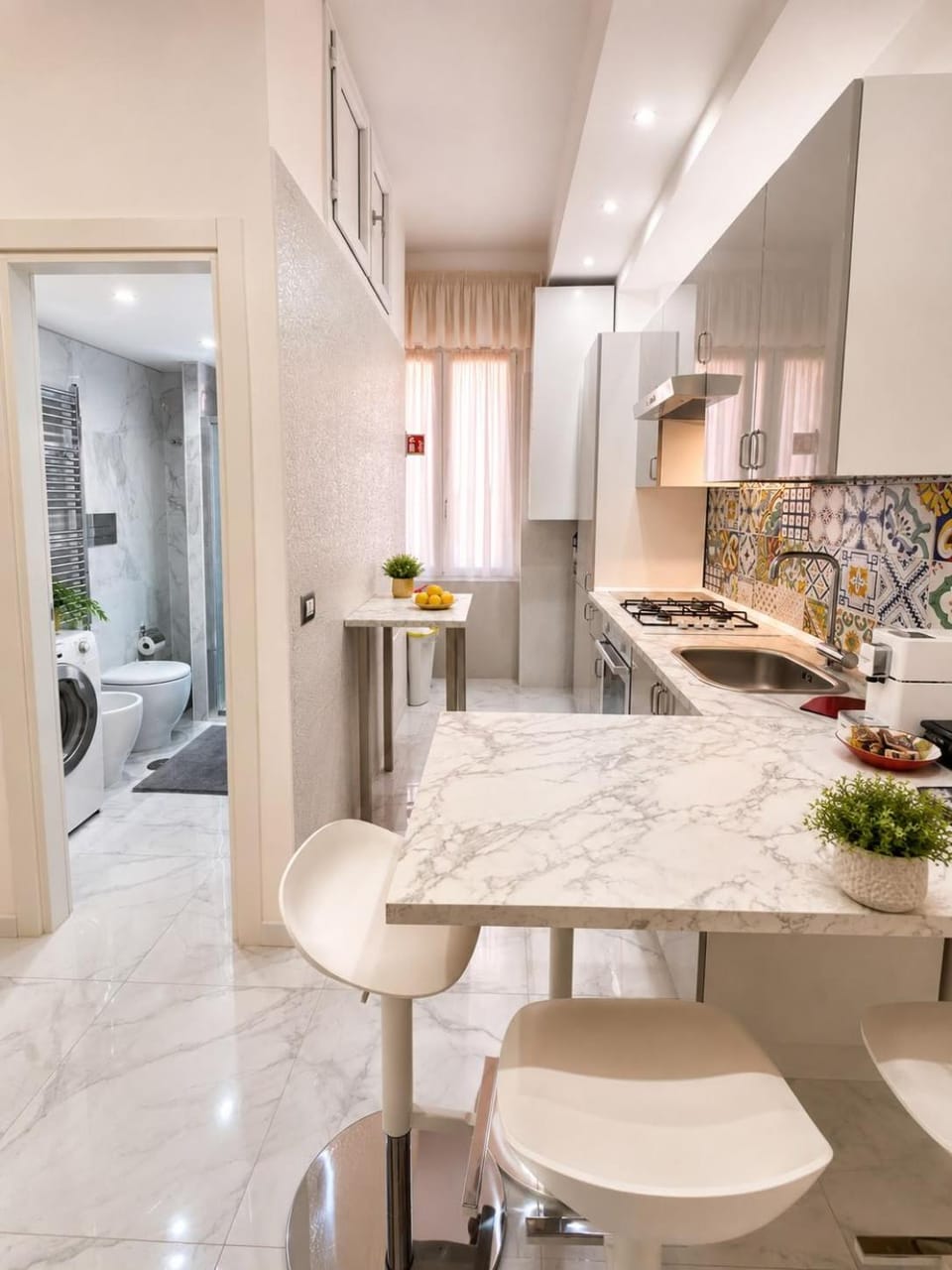 Kitchen or kitchenette, Dining area, stove