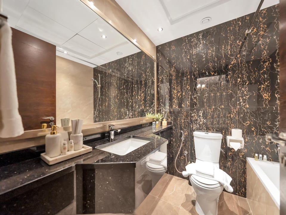 Shower, Toilet, Bathroom, Decorative detail, Bath, bidet, towels